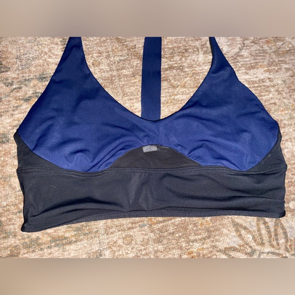Womens Lululemon Sports Bra - Picture 2 of 6
